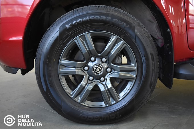 TOYOTA Hilux 2.8 D 4WD 4 porte Double Cab Lounge